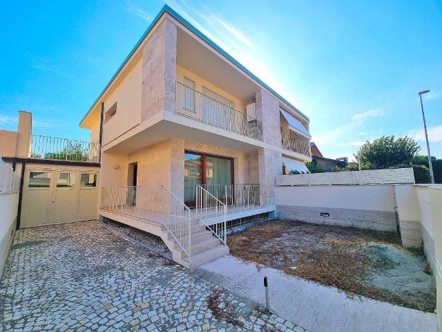 Villa in vendita a Camaiore LU