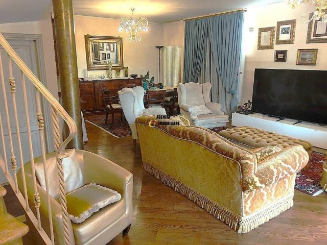 Villa in vendita a Camaiore LU