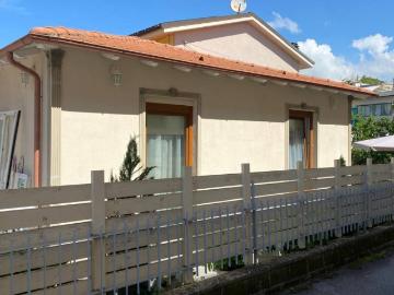Villa in vendita a Camaiore LU
