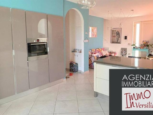 Villa in vendita a Camaiore LU