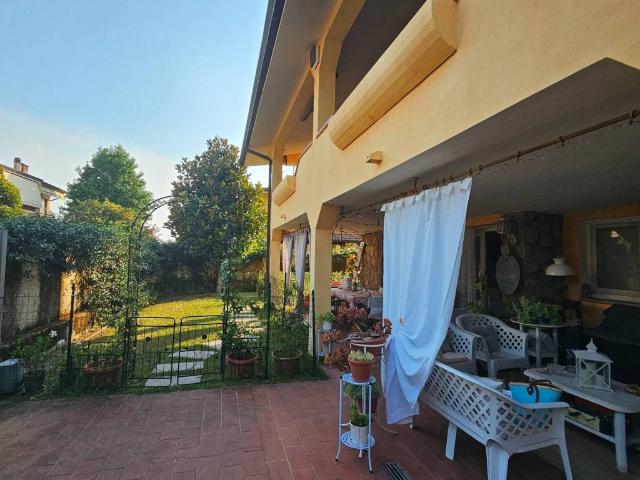 Villa in vendita a Camaiore LU