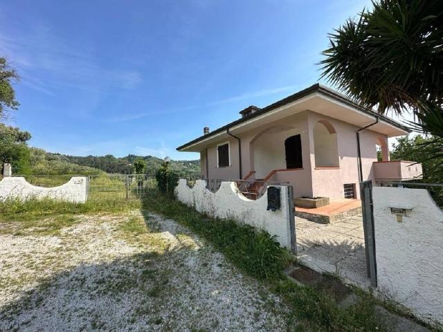 Villa in vendita a Camaiore LU