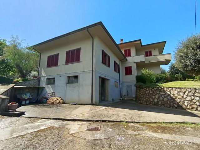 Villa in vendita a Camaiore LU