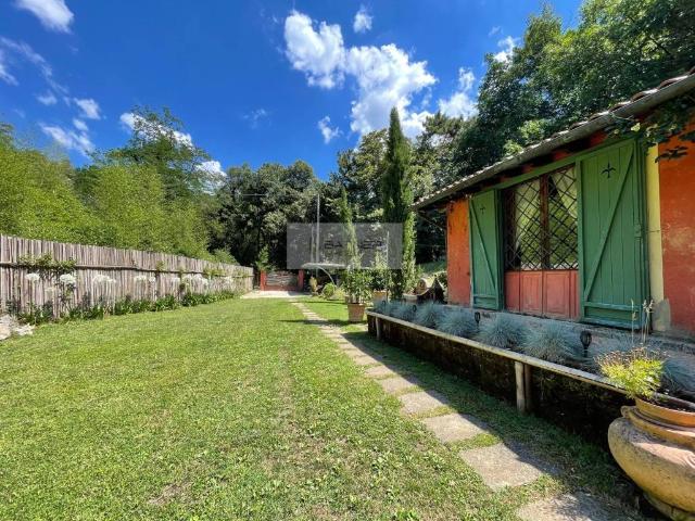 Villa in vendita a Camaiore LU