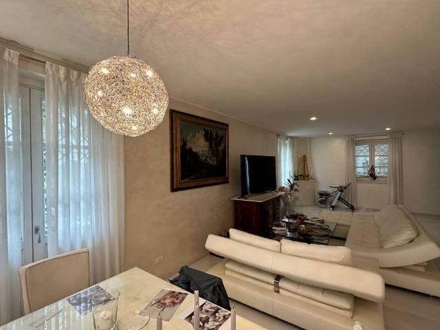 Villa in vendita a Camaiore LU