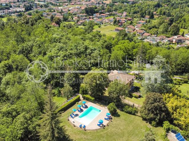 Villa in vendita a Camaiore LU