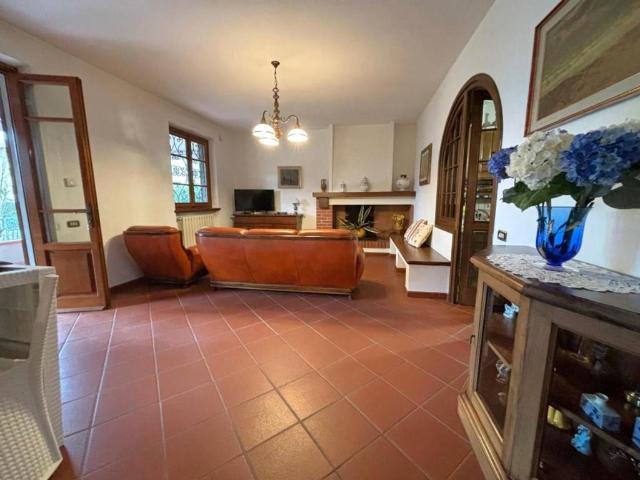 Villa in vendita a Camaiore LU