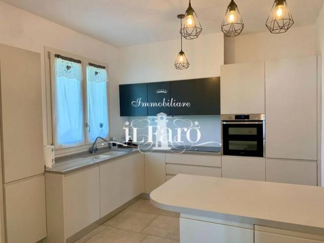 Villa in vendita a Camaiore LU