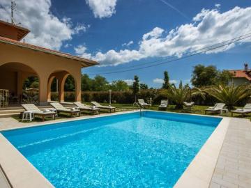 Villa in vendita a Camaiore LU