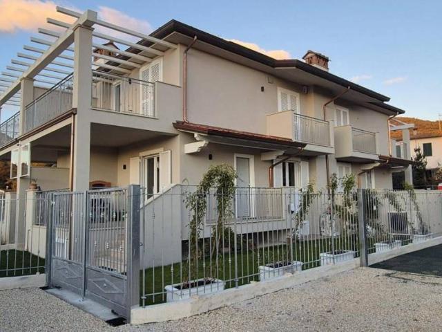 Villa in vendita a Camaiore LU