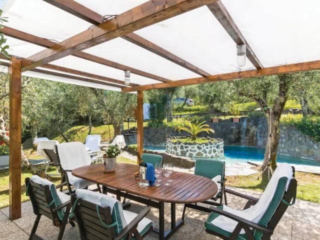 Villa in vendita a Camaiore LU