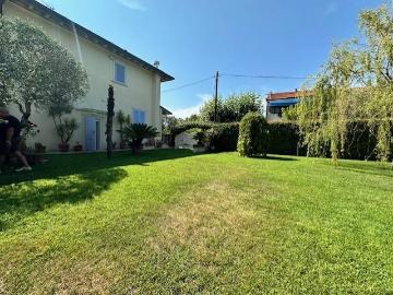 Villa in vendita a Camaiore LU