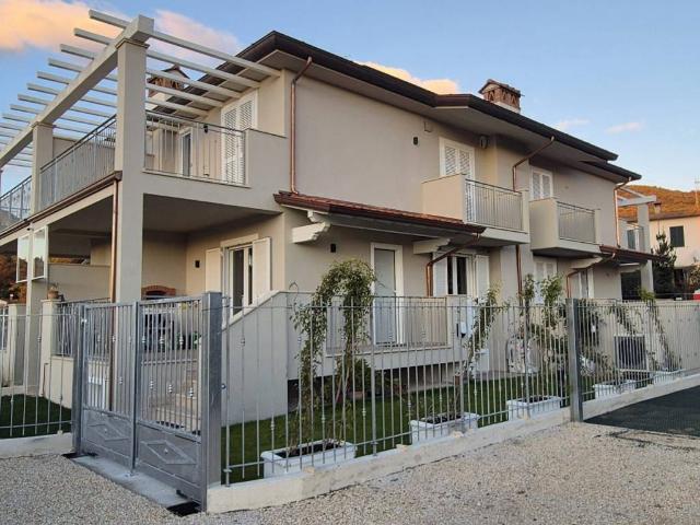 Villa in vendita a Camaiore LU
