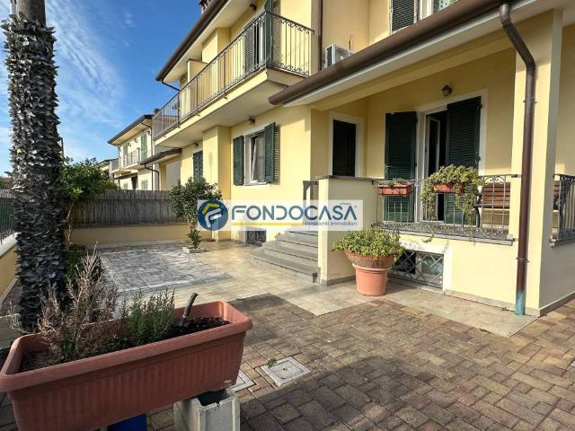 Villa in vendita a Camaiore LU