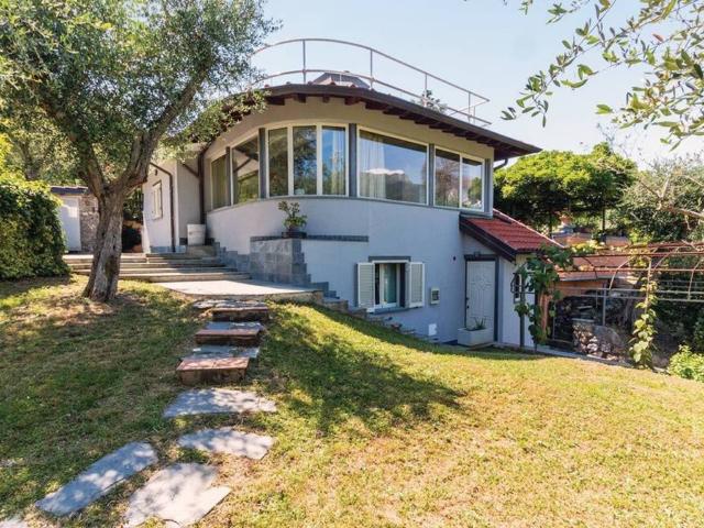 Villa in vendita a Camaiore LU