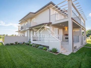 Villa in vendita a Camaiore LU