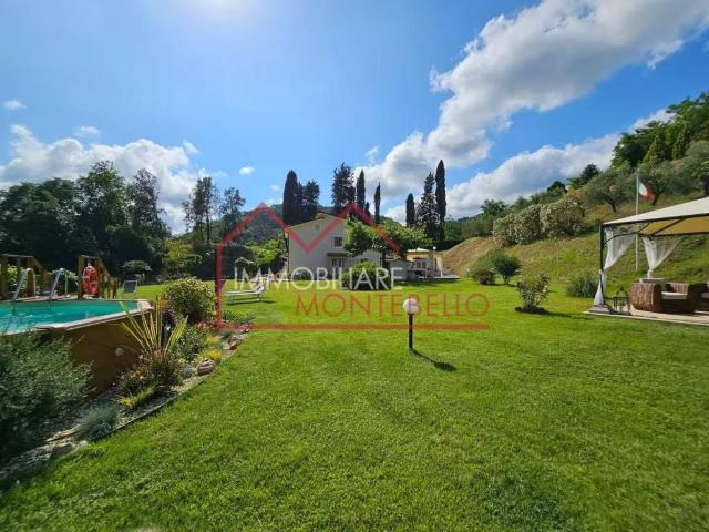 Villa in vendita a Camaiore LU