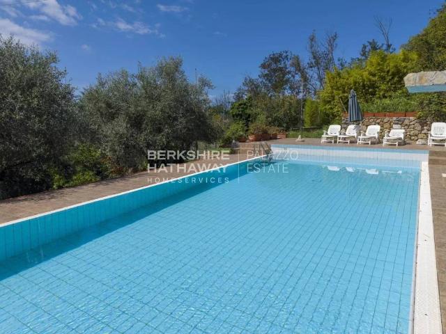 Villa in vendita a Camaiore LU