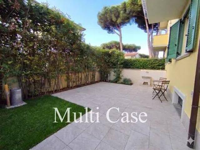 Villa in vendita a Camaiore LU