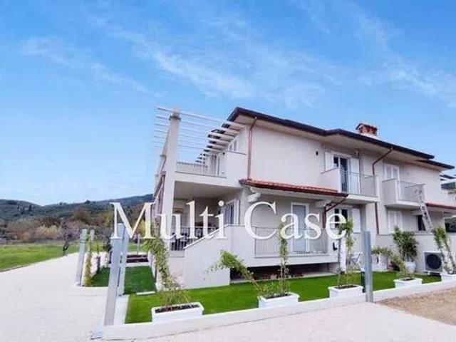 Villa in vendita a Camaiore LU