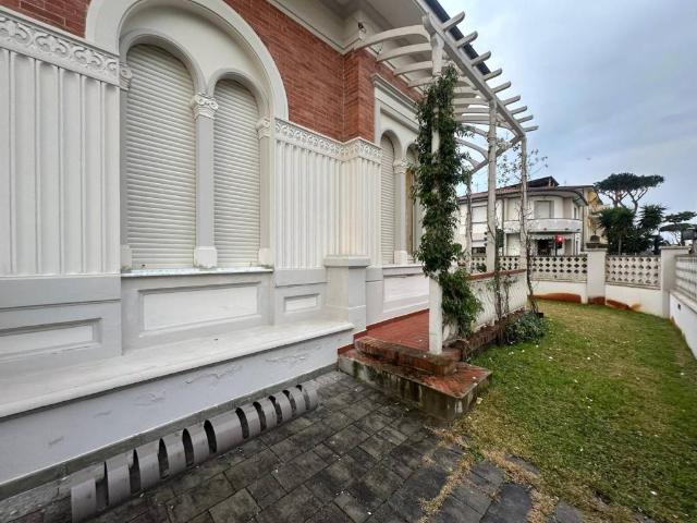 Villa in vendita a Camaiore LU