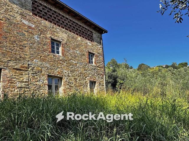 Villa in vendita a Camaiore LU