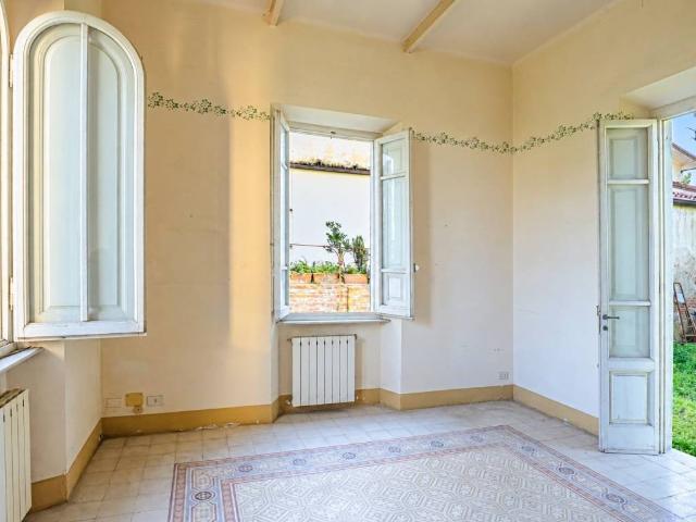 Villa in vendita a Camaiore LU