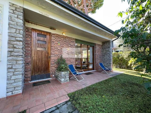 Villa in vendita a Camaiore LU