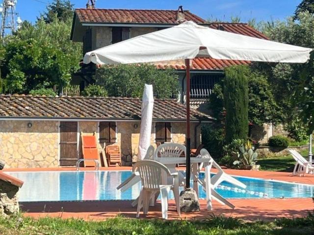 Villa in vendita a Camaiore LU