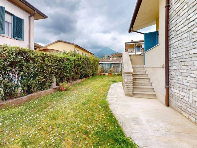 Villa in vendita a Camaiore LU