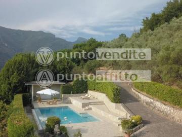 Villa in vendita a Camaiore LU