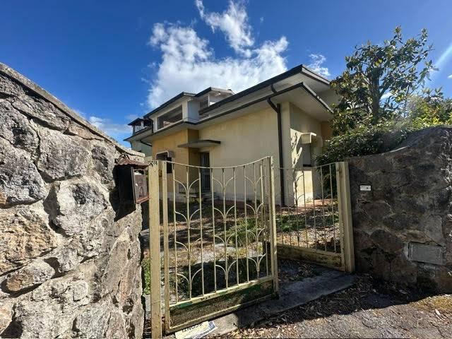 Villa in vendita a Camaiore LU