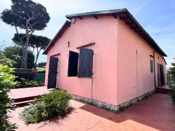 Villa in vendita a Camaiore LU