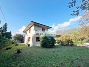 Villa in vendita a Camaiore LU