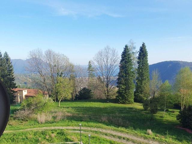 Villa in vendita a Cambiasca VB