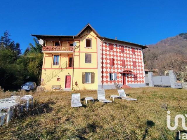 Villa in vendita a Cambiasca VB