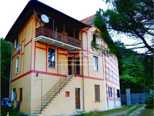 Villa in vendita a Cambiasca VB