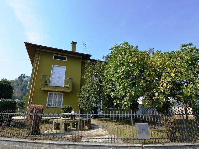 Villa in vendita a Camburzano BI