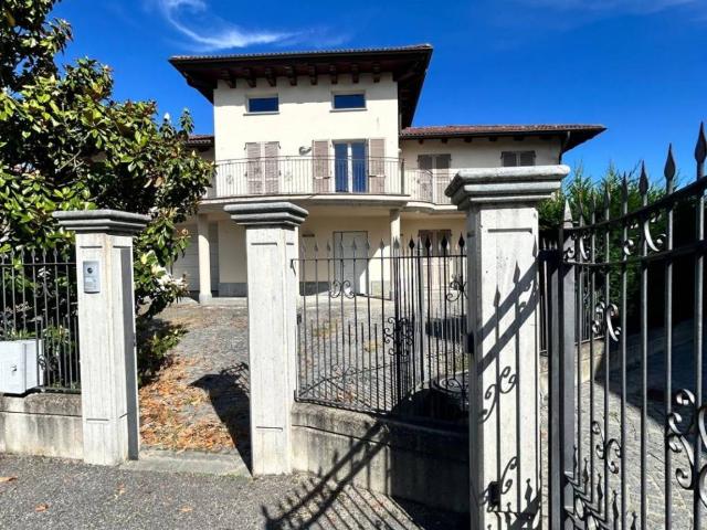 Villa in vendita a Camerano Casasco AT