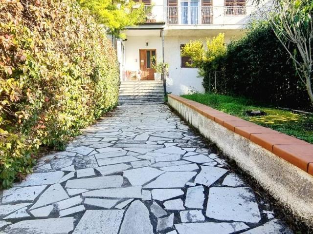 Villa in vendita a Camerano AN
