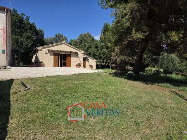 Villa in vendita a Camerano AN