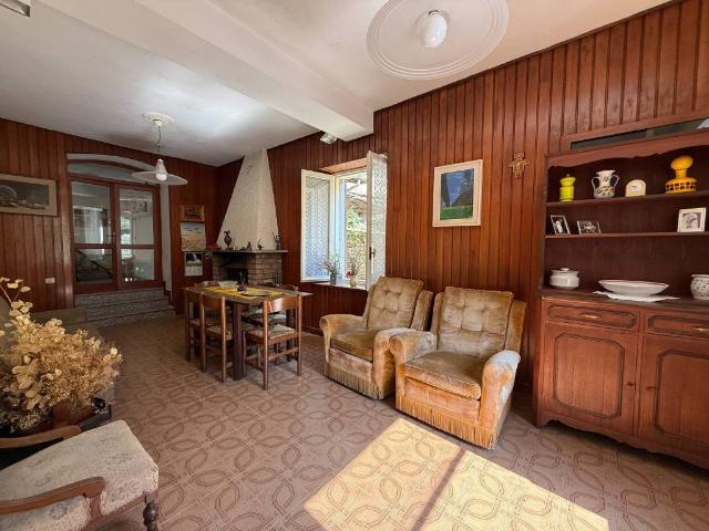 Villa in vendita a Camerata Cornello BG
