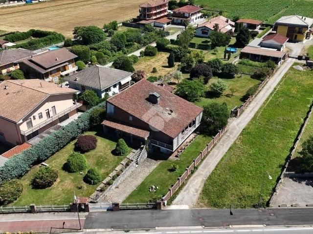 Villa in vendita a Cameri NO