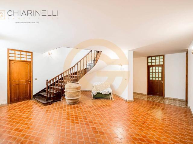 Villa in vendita a Camerino MC
