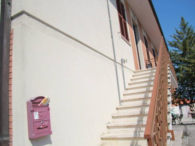 Villa in vendita a Camerino MC