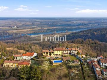 Villa in vendita a Camino AL