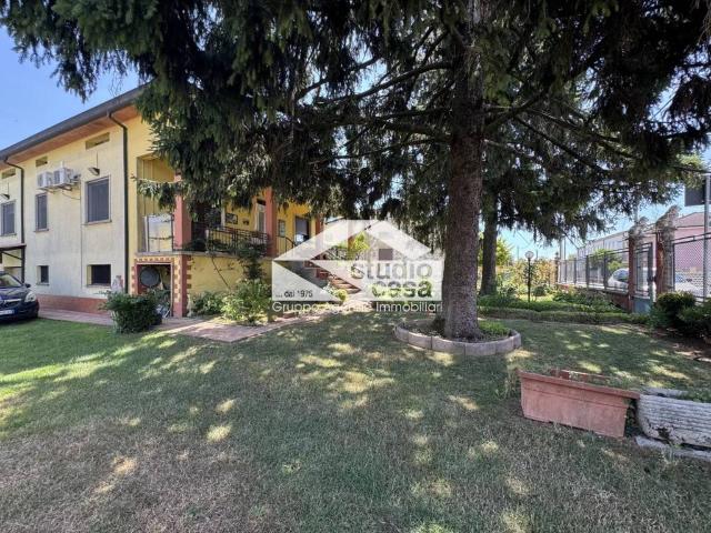 Villa in vendita a Camisano CR
