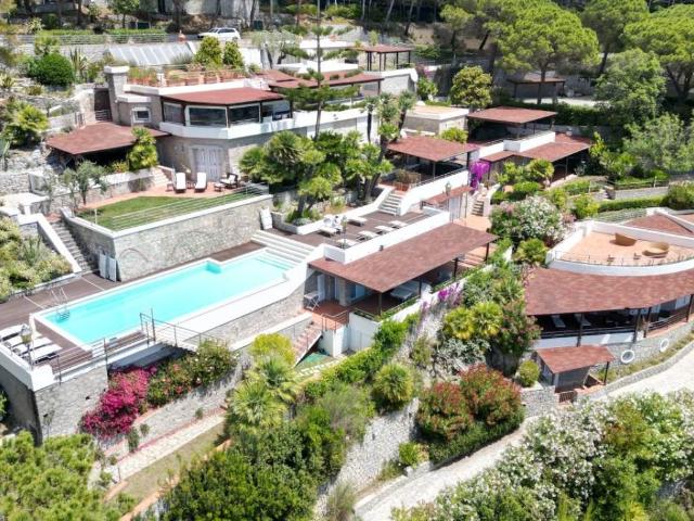 Villa in vendita a Campo nell'Elba LI