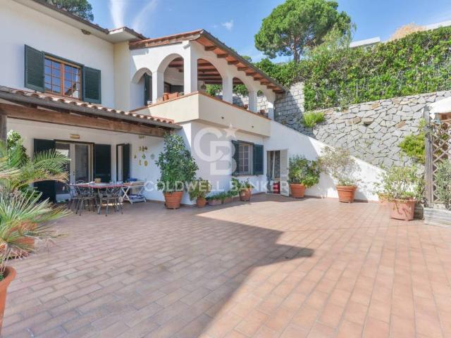 Villa in vendita a Campo nell'Elba LI