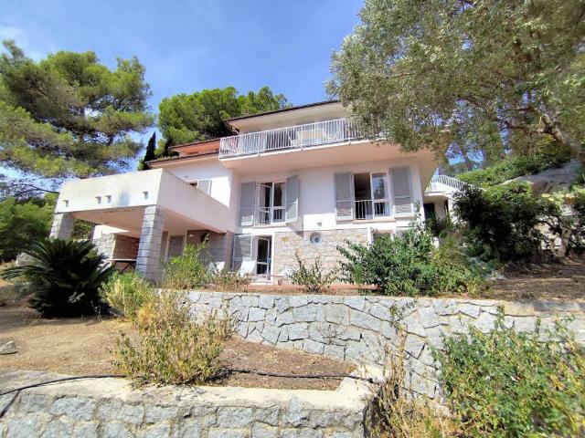 Villa in vendita a Campo nell'Elba LI